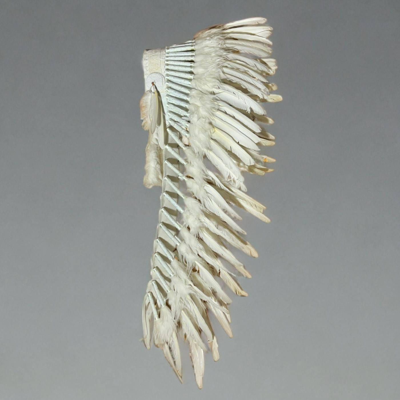 Coiffe indienne longue et blanche