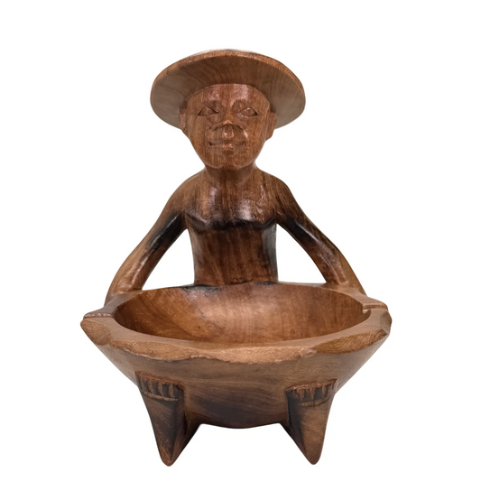 Asbak met visserman - handgemaakte houten beeld