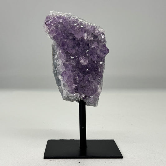 Amethist op standaard klein in licht paarse kleur