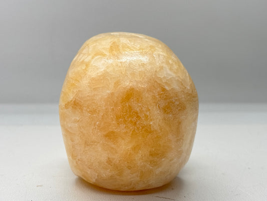 Oranje calciet schedel