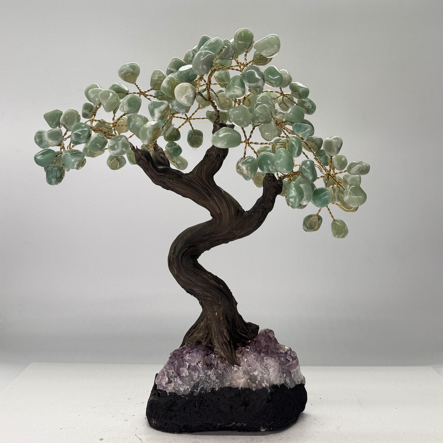 Edelsteenboom met Groene Kwarts op Amethist Cluster – 30 cm