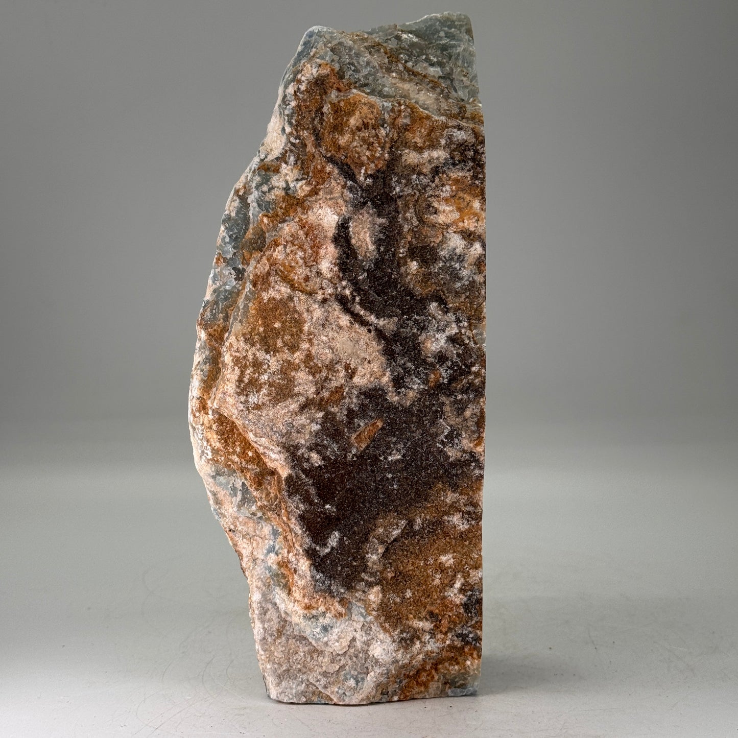 Prachtige blauwe ruwe onyx – half gepolijst