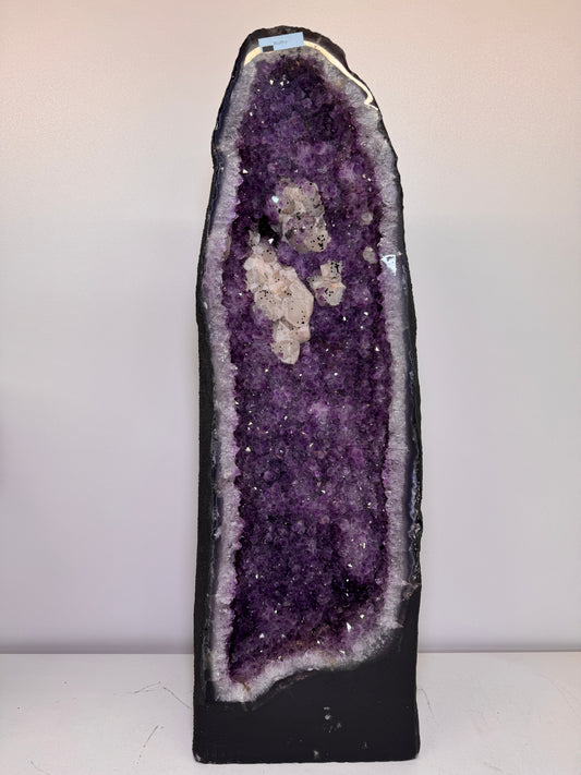 Prachtige grote amethist kathedraal – 67 cm hoog | Uniek stuk uit Brazilië (alleen afhalen)