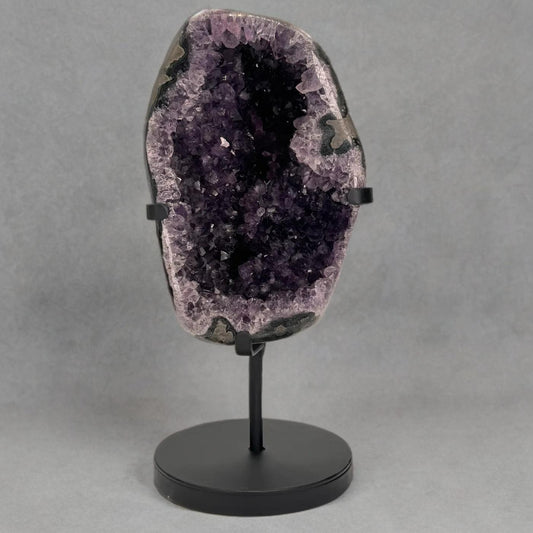 Amethist op standaard -hoge kwaliteit - 27 cm - 2,5 kg
