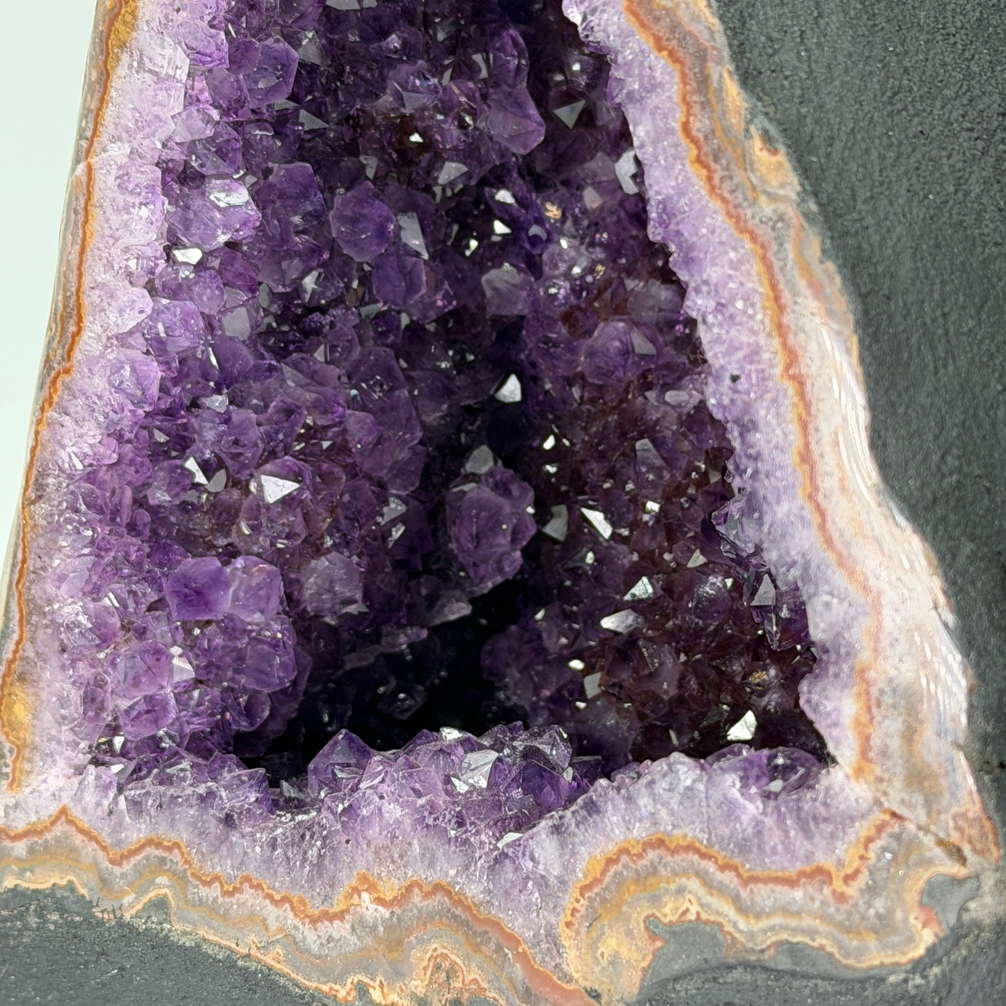 Donkerpaarse amethist kathedraal – hoge kwaliteit - 7 kg