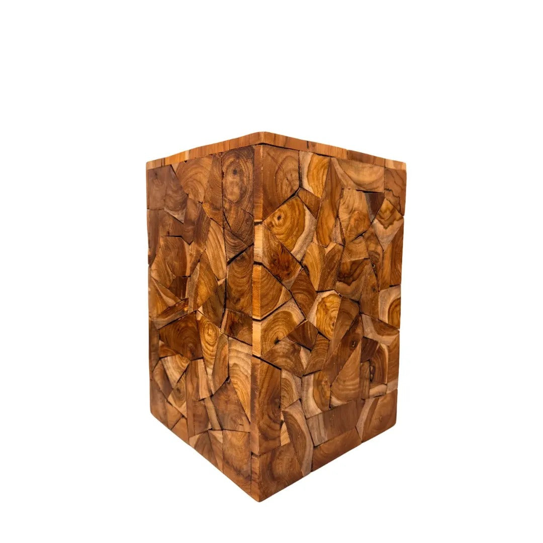 Bijzettafel van teakhout
