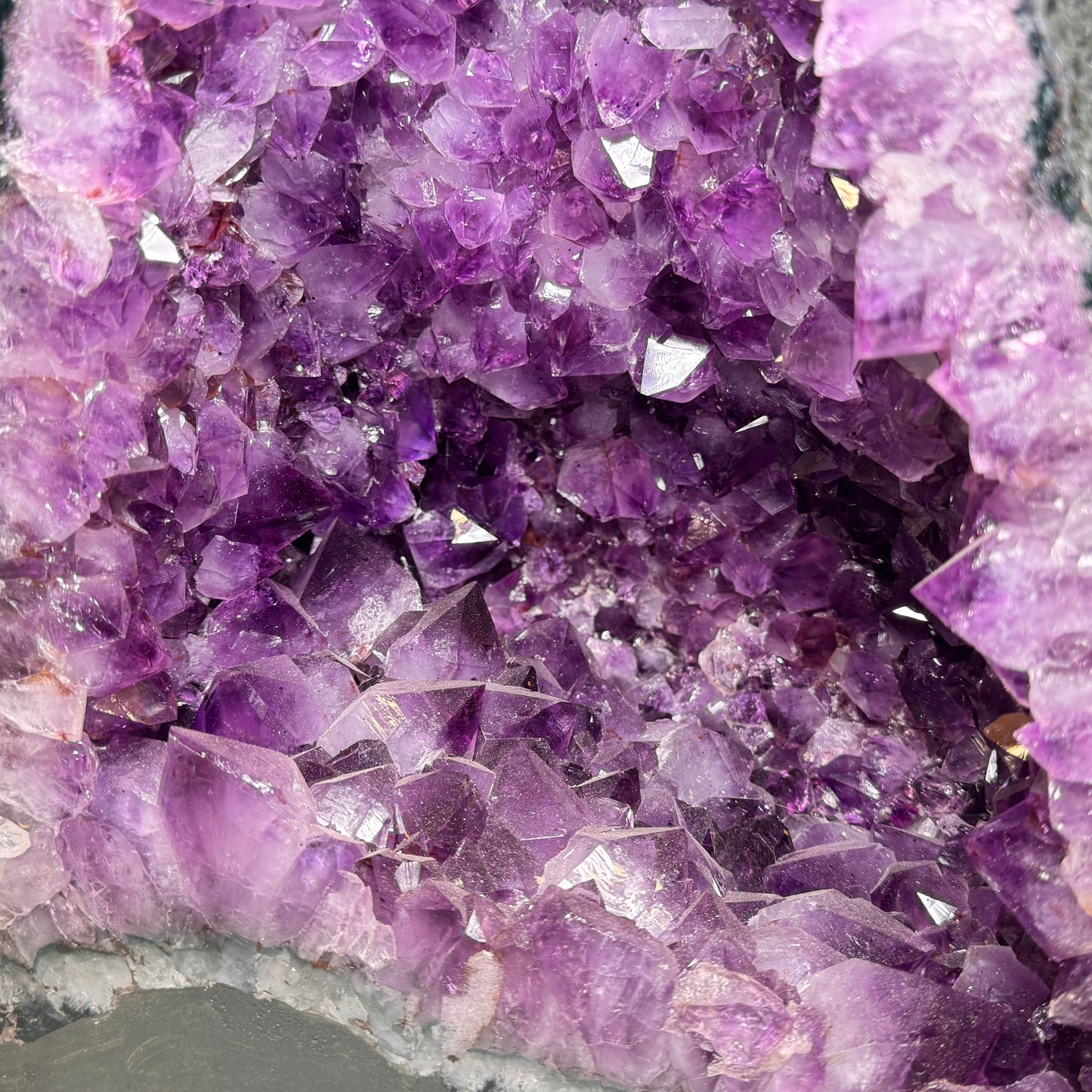 Amethist Geode Kathedraal van 34,4 kg #19 (alleen afhalen)