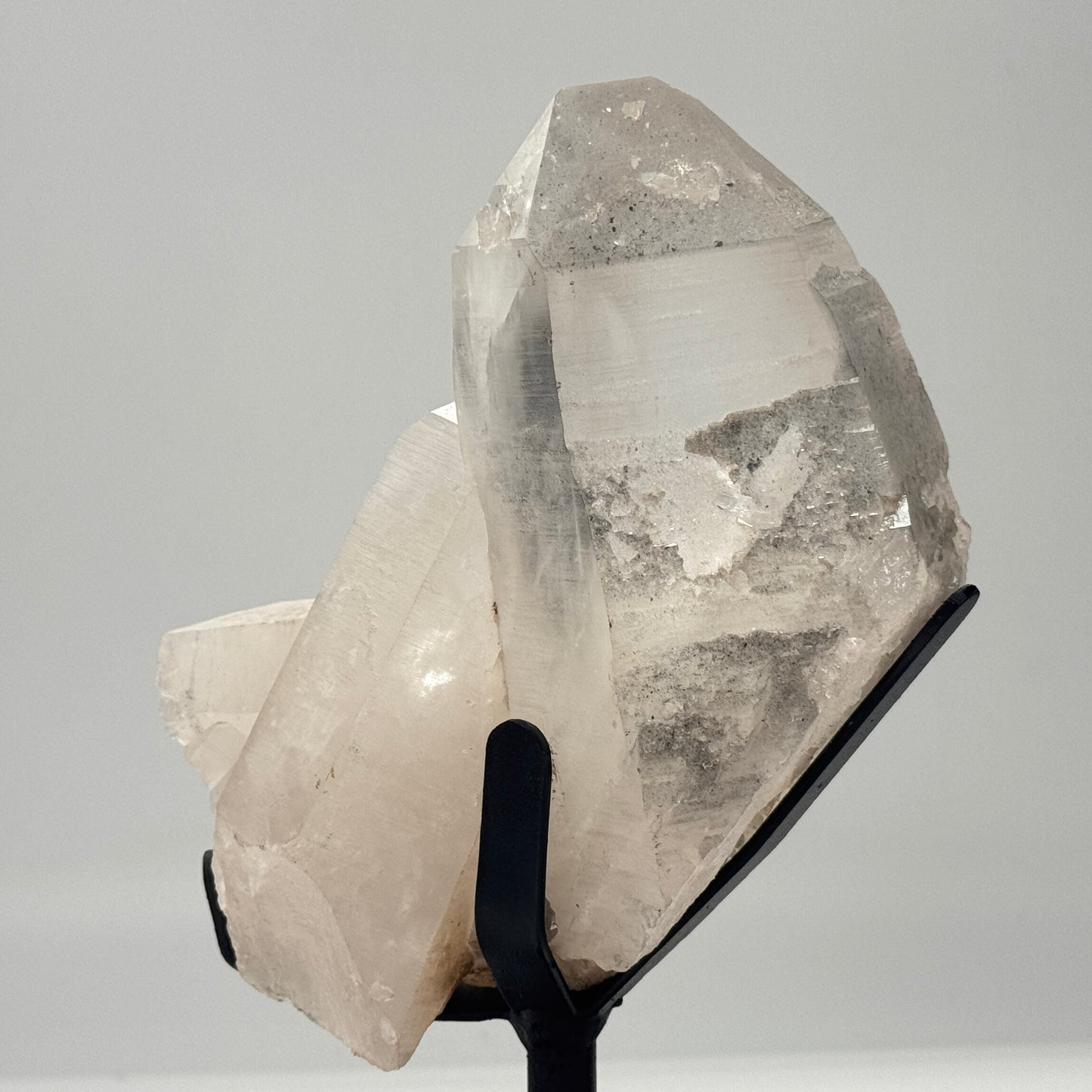 Lemurisch kristal op standaard #3