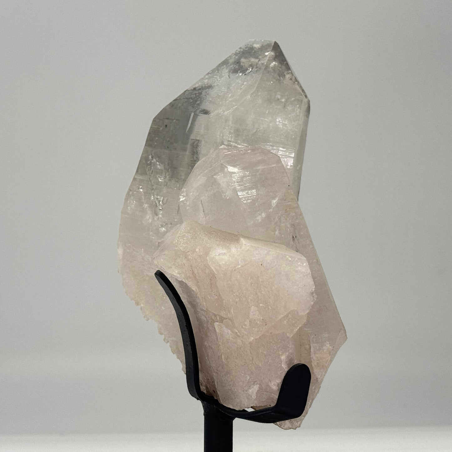 Lemurisch kristal op standaard #3