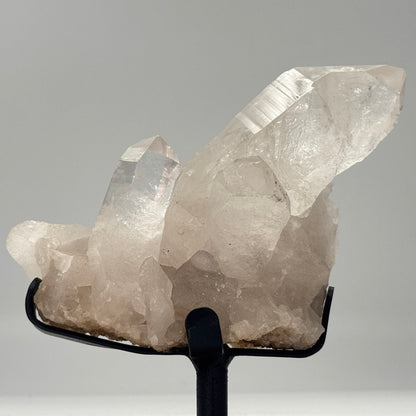 Lemurisch kristal op standaard #4