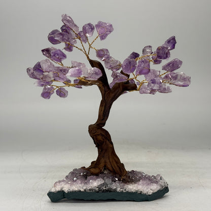 Arbre à pierres précieuses d'améthyste