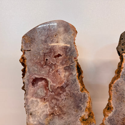 Roze Amethist Vlinder op Gouden Metalen Standaard 56 cm – uit Brazilië