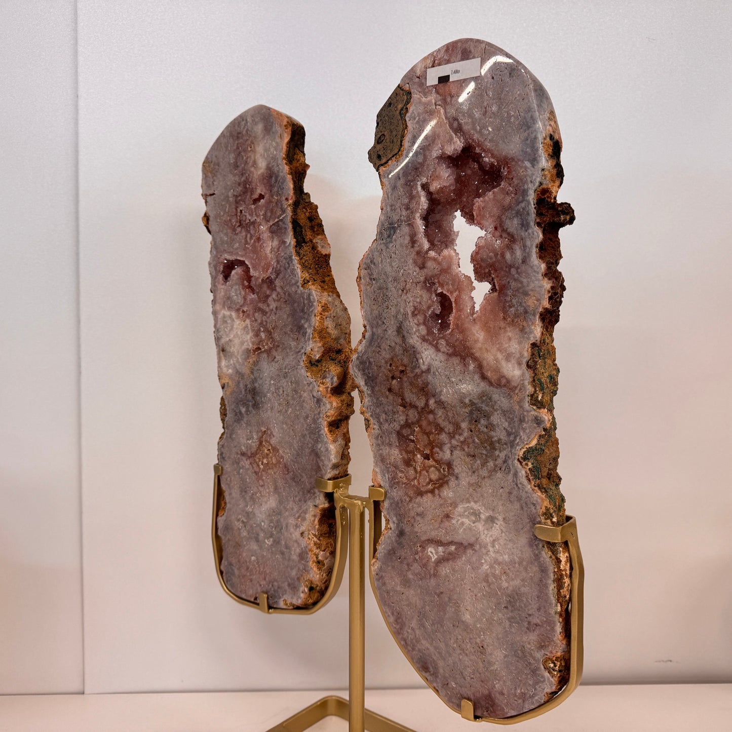 Roze Amethist Vlinder op Gouden Metalen Standaard 56 cm – uit Brazilië