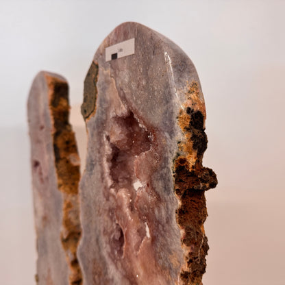 Roze Amethist Vlinder op Gouden Metalen Standaard 56 cm – uit Brazilië