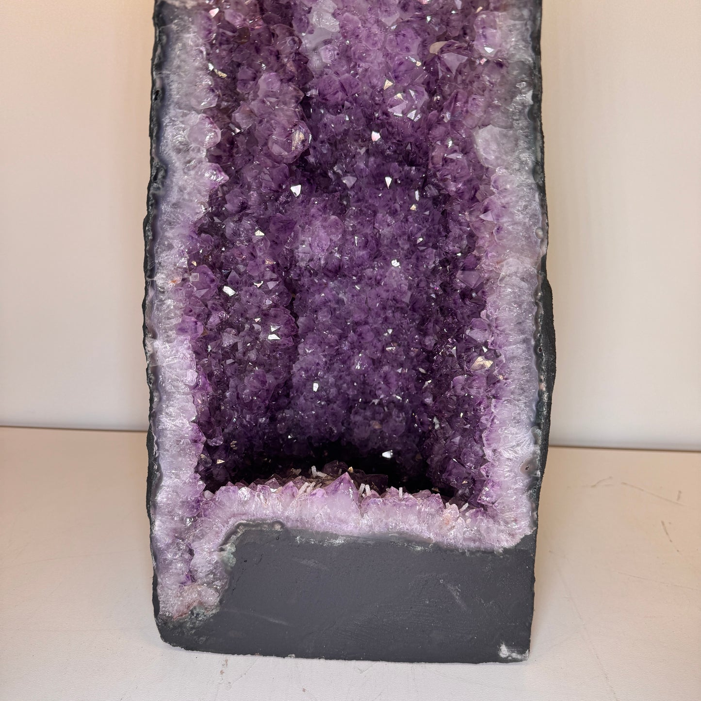 XL amethist kathedraal van 65 cm hoog  (alleen afhalen)