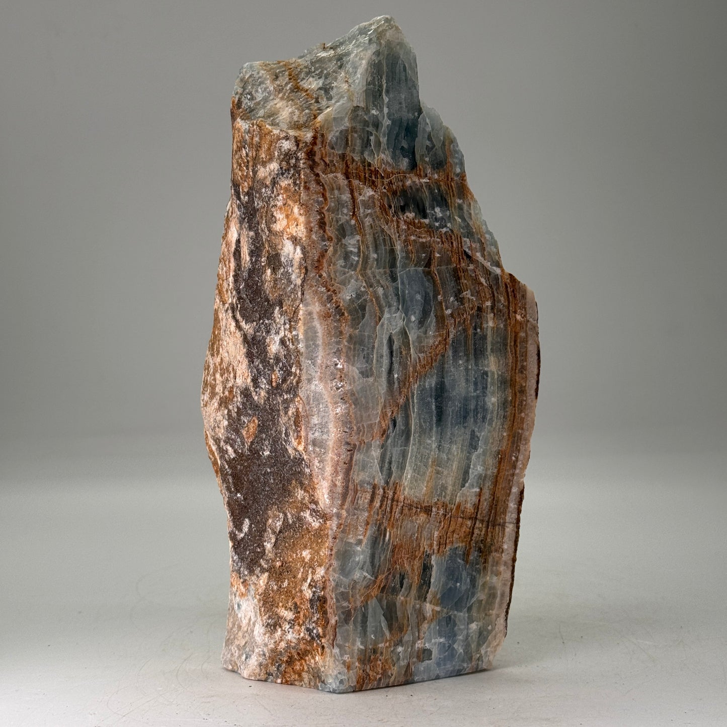 Prachtige blauwe ruwe onyx – half gepolijst
