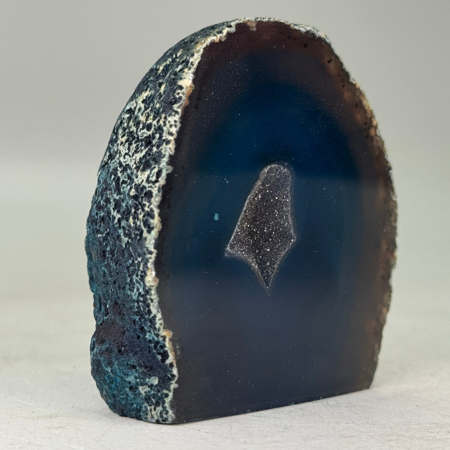 Prachtige teal agaat geode uit Brazilië – klein formaat