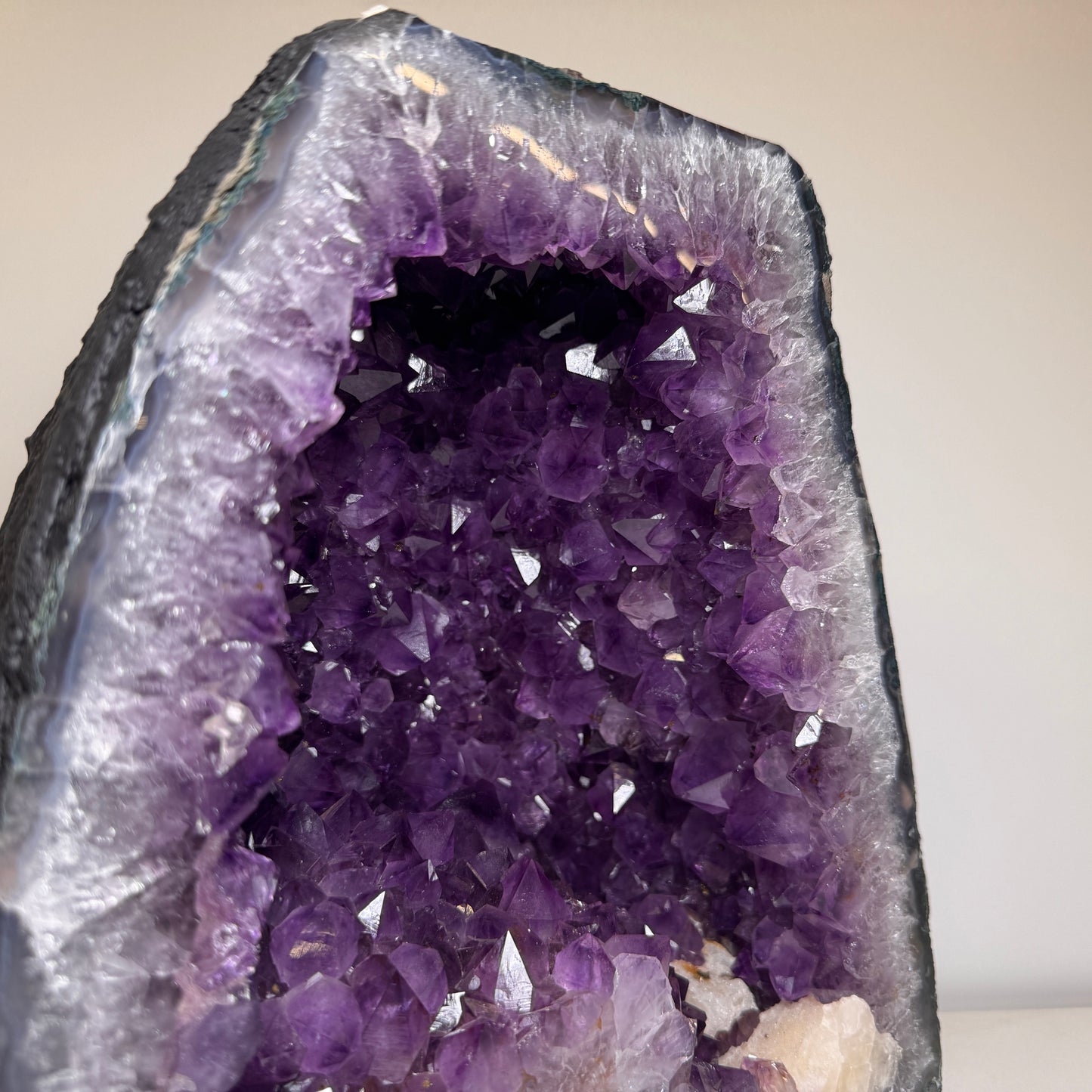 Dieppaarse Amethist Kathedraal – Hoge Kwaliteit uit Uruguay (13 kg)