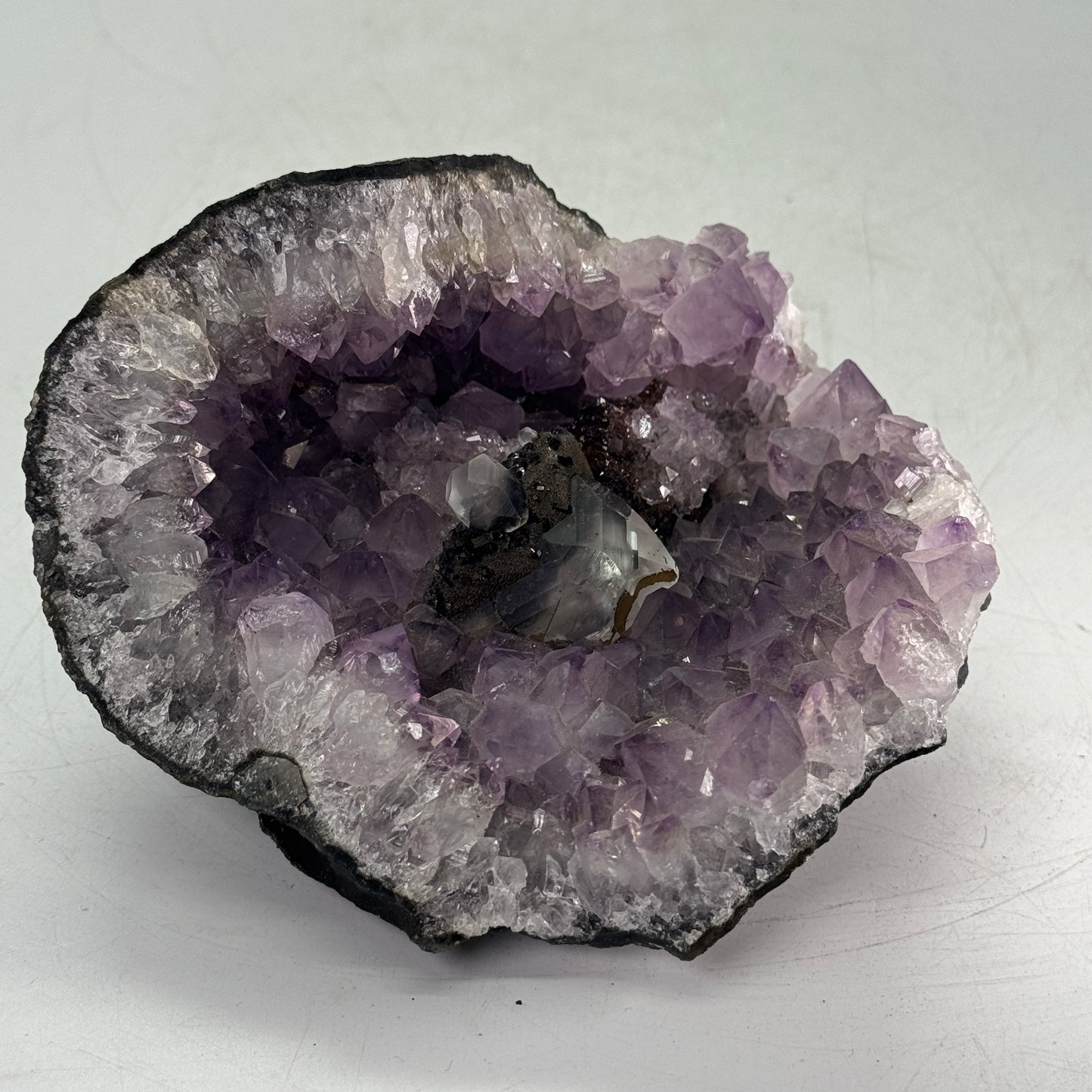 Zeer uniek amethistcluster met bergkristal – afkomstig uit Uruguay