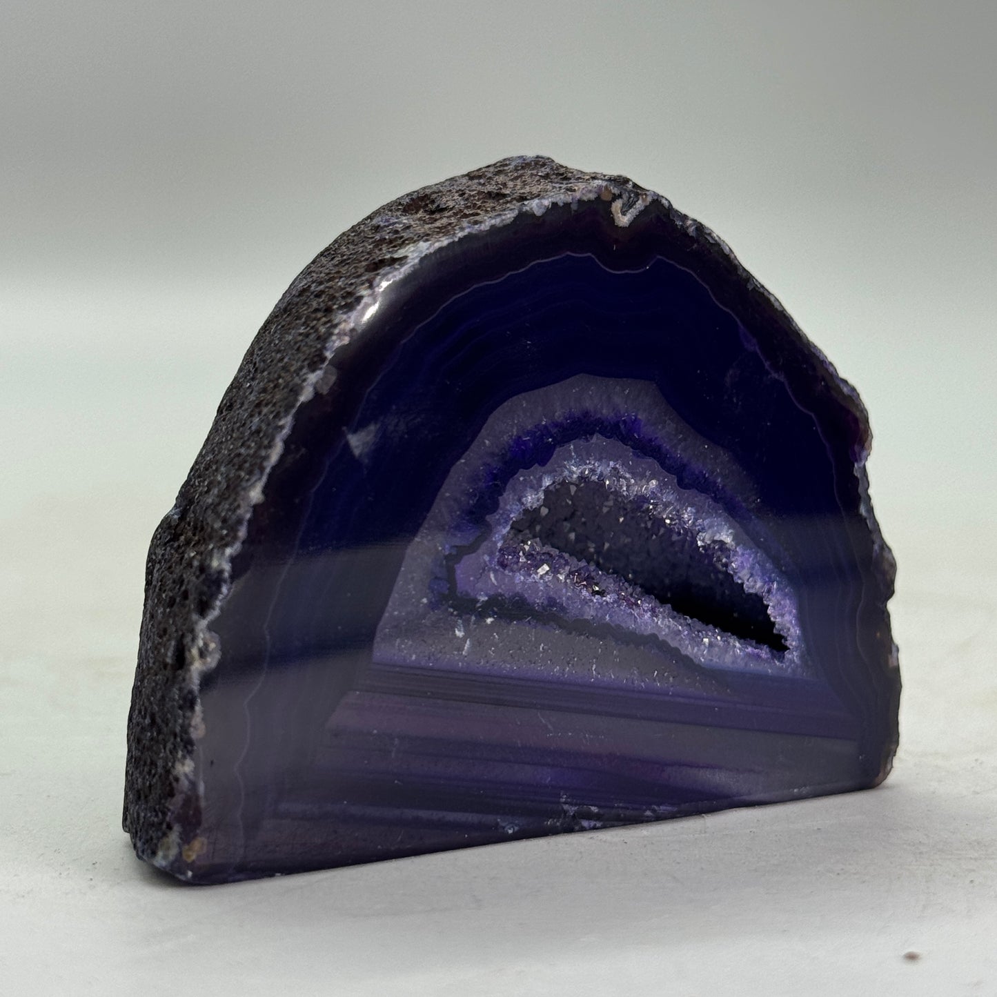 Prachtige paars agaat geode uit Brazilië (Druzy) – klein formaat