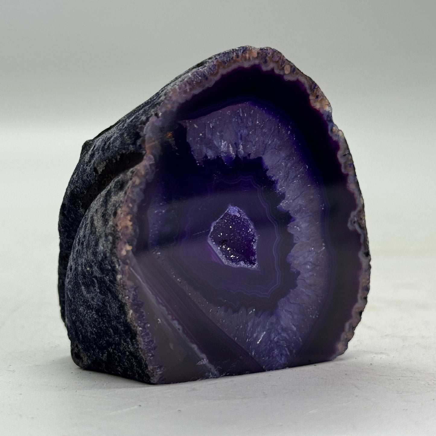 Prachtige paars agaat geode uit Brazilië (Druzy) – klein formaat