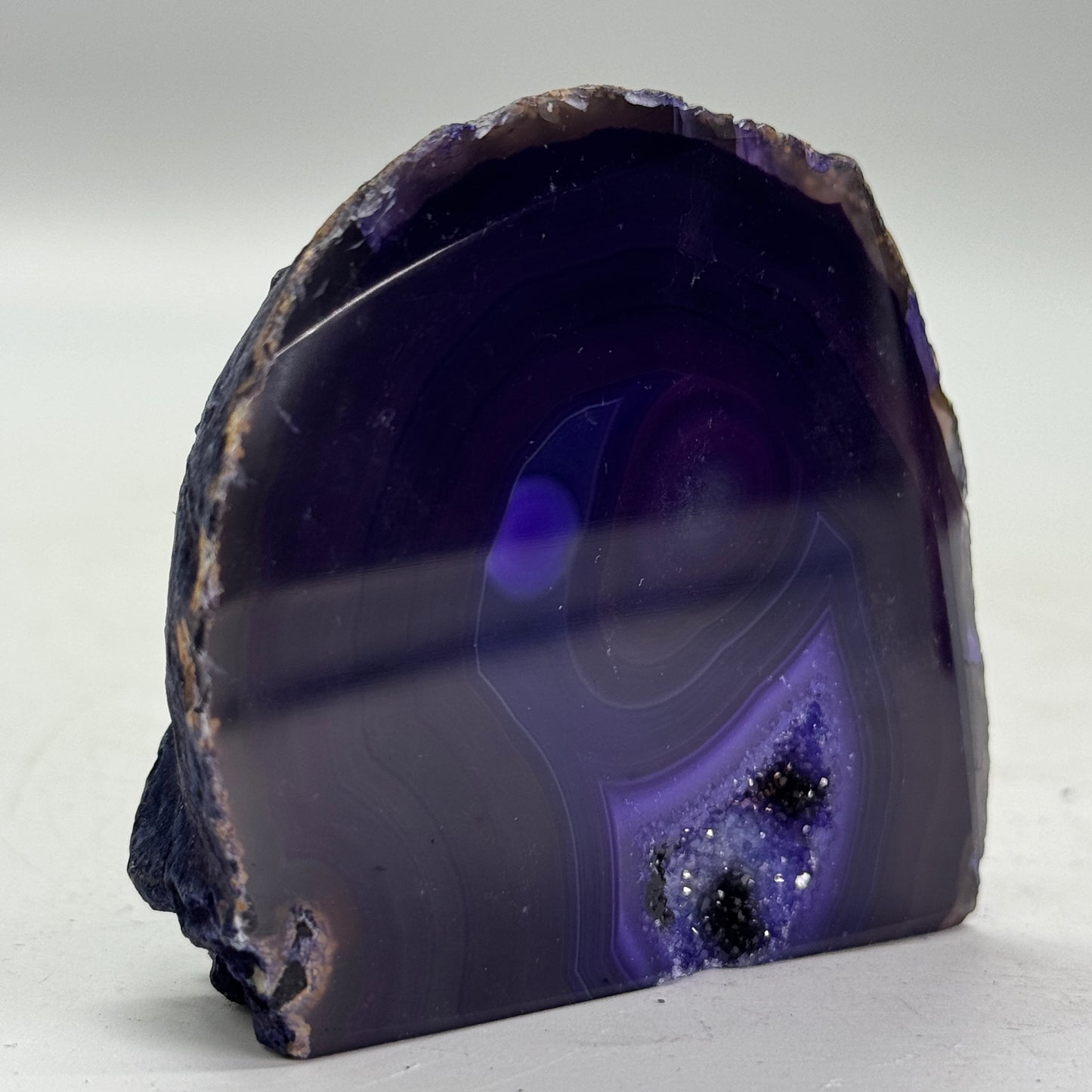 Prachtige paars agaat geode uit Brazilië (Druzy) – klein formaat