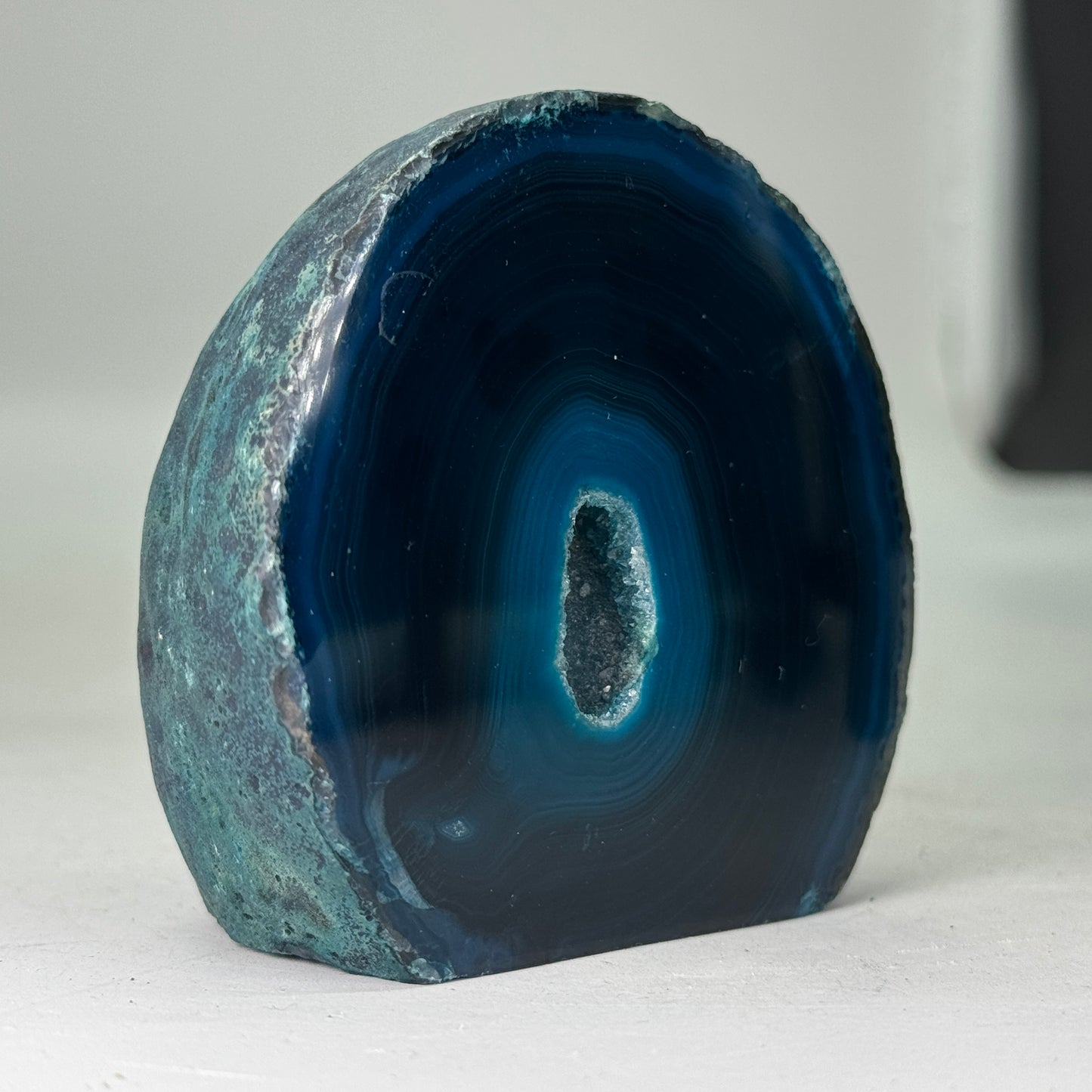 Prachtige teal agaat geode uit Brazilië (Druzy) – klein formaat
