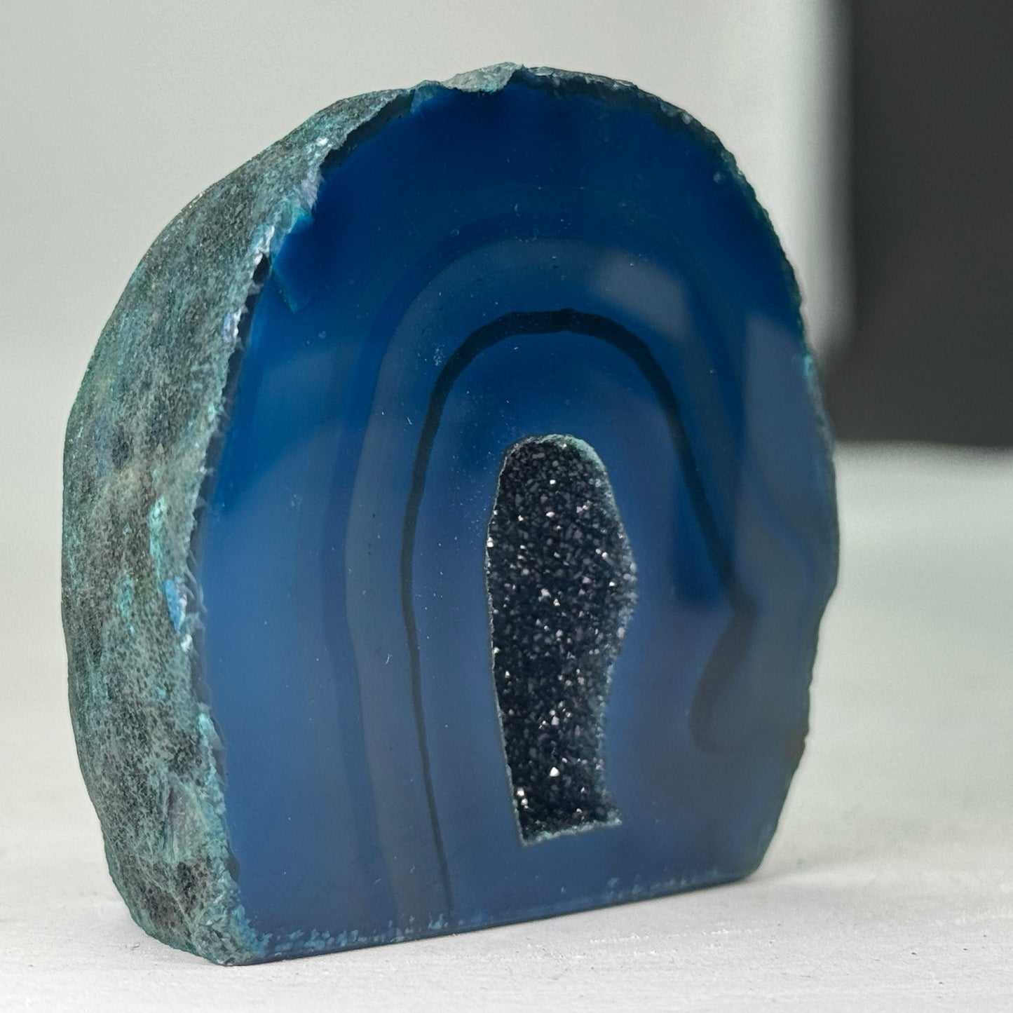 Prachtige teal agaat geode uit Brazilië (Druzy) – klein formaat