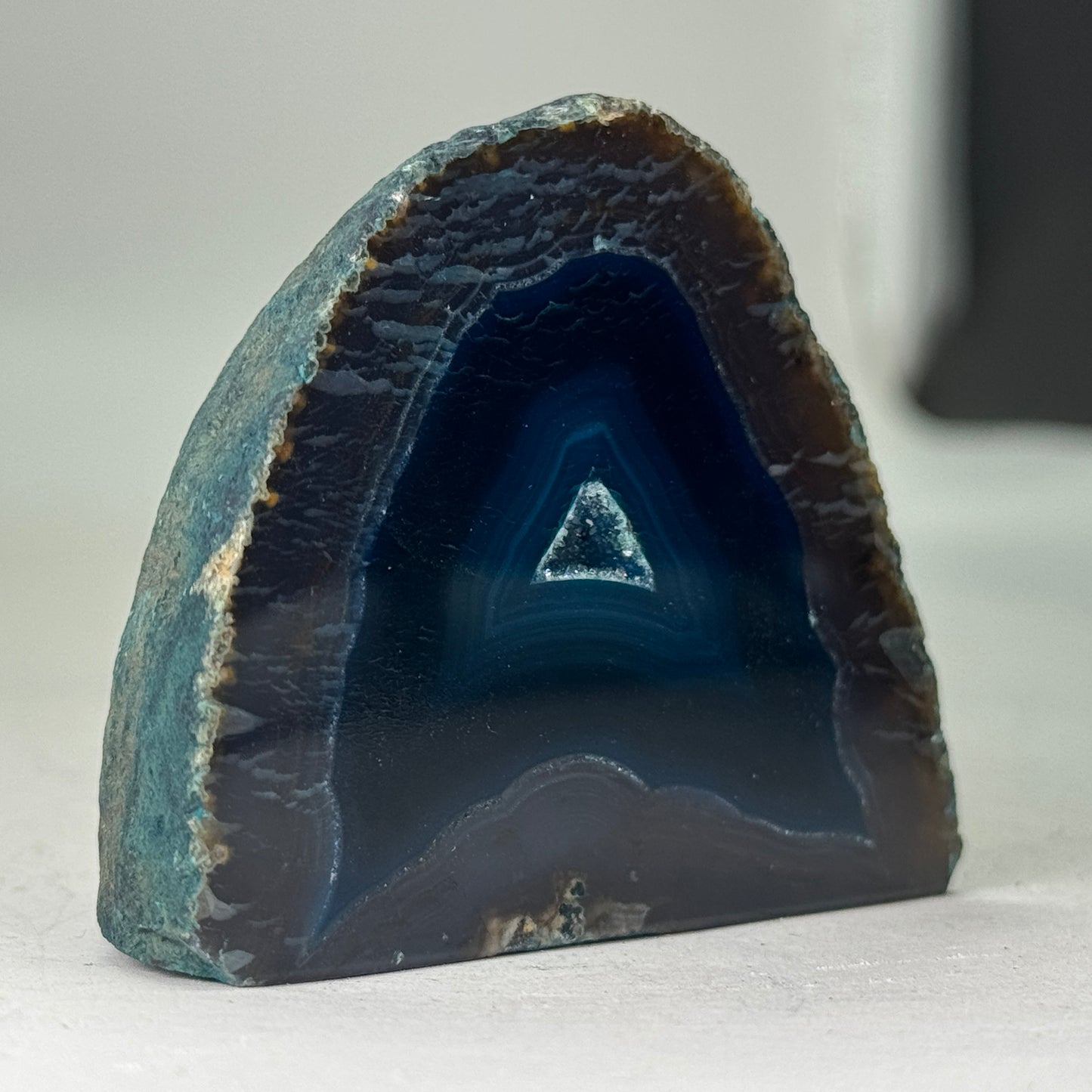 Prachtige teal agaat geode uit Brazilië (Druzy) – klein formaat
