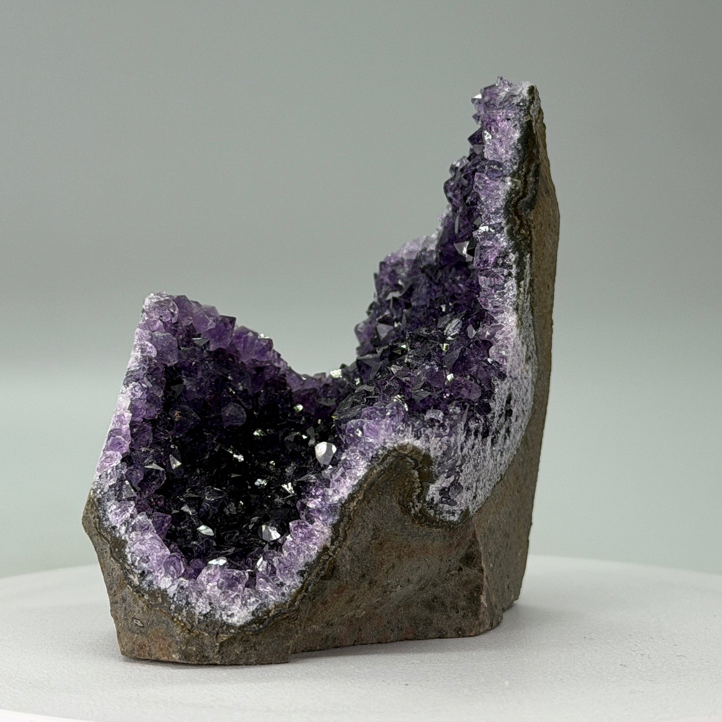 Kleine Natuurlijke Amethist Cut Base – Uruguay