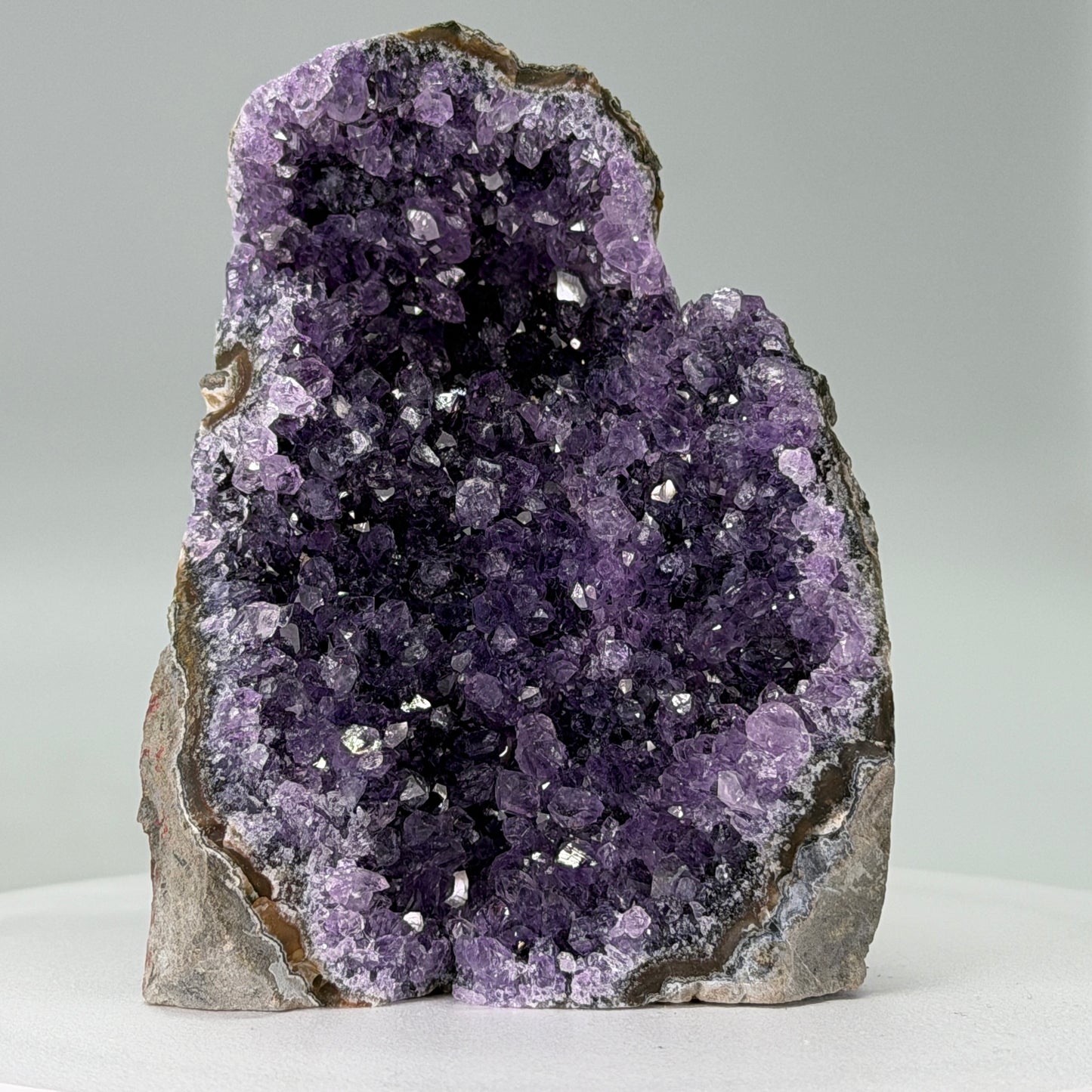 Kleine Natuurlijke Amethist Cut Base – Uruguay