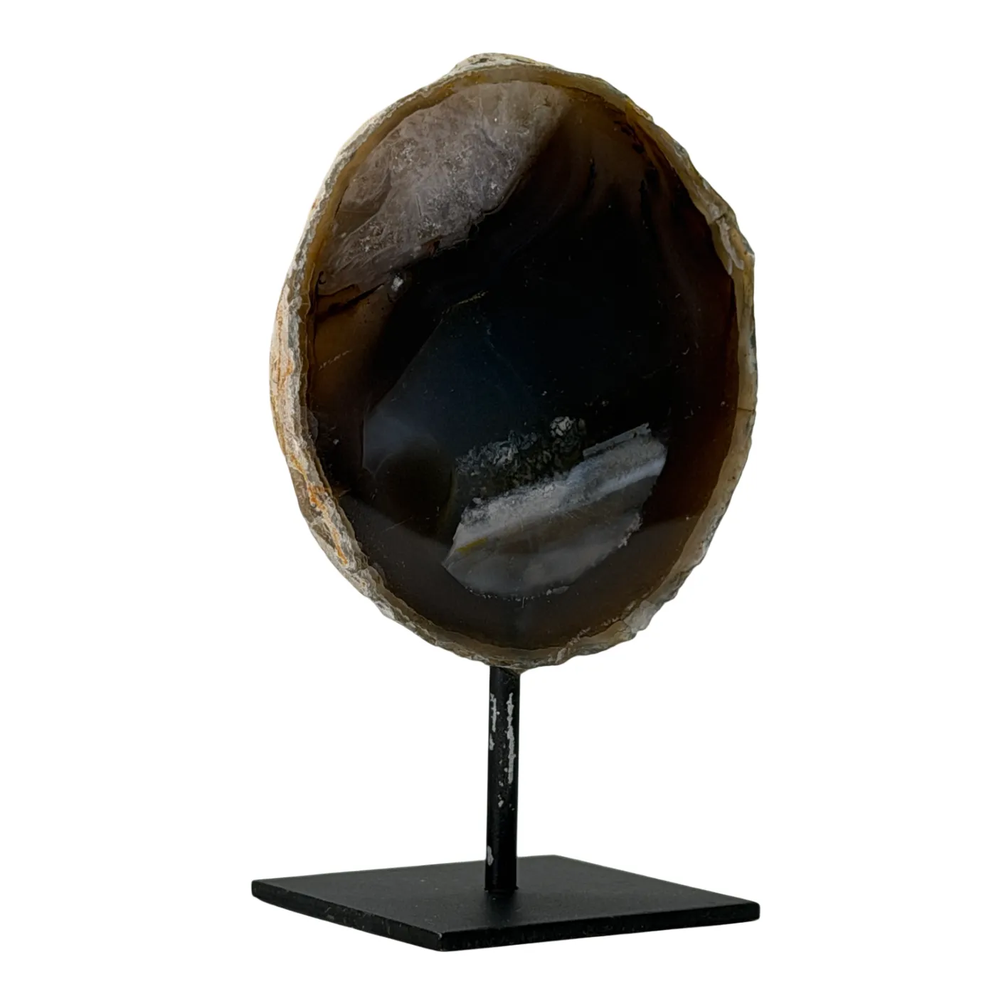 Kleine agaat geode op standaard