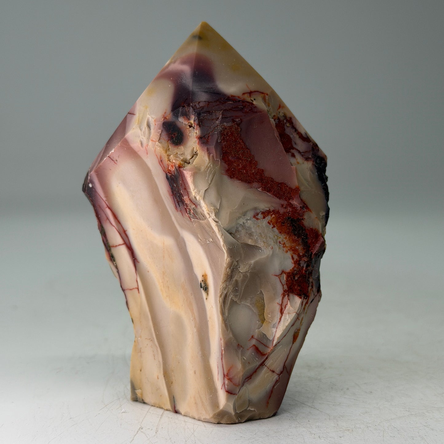 Gepolijste Mookaiet punt – Ruw & Gepolijst