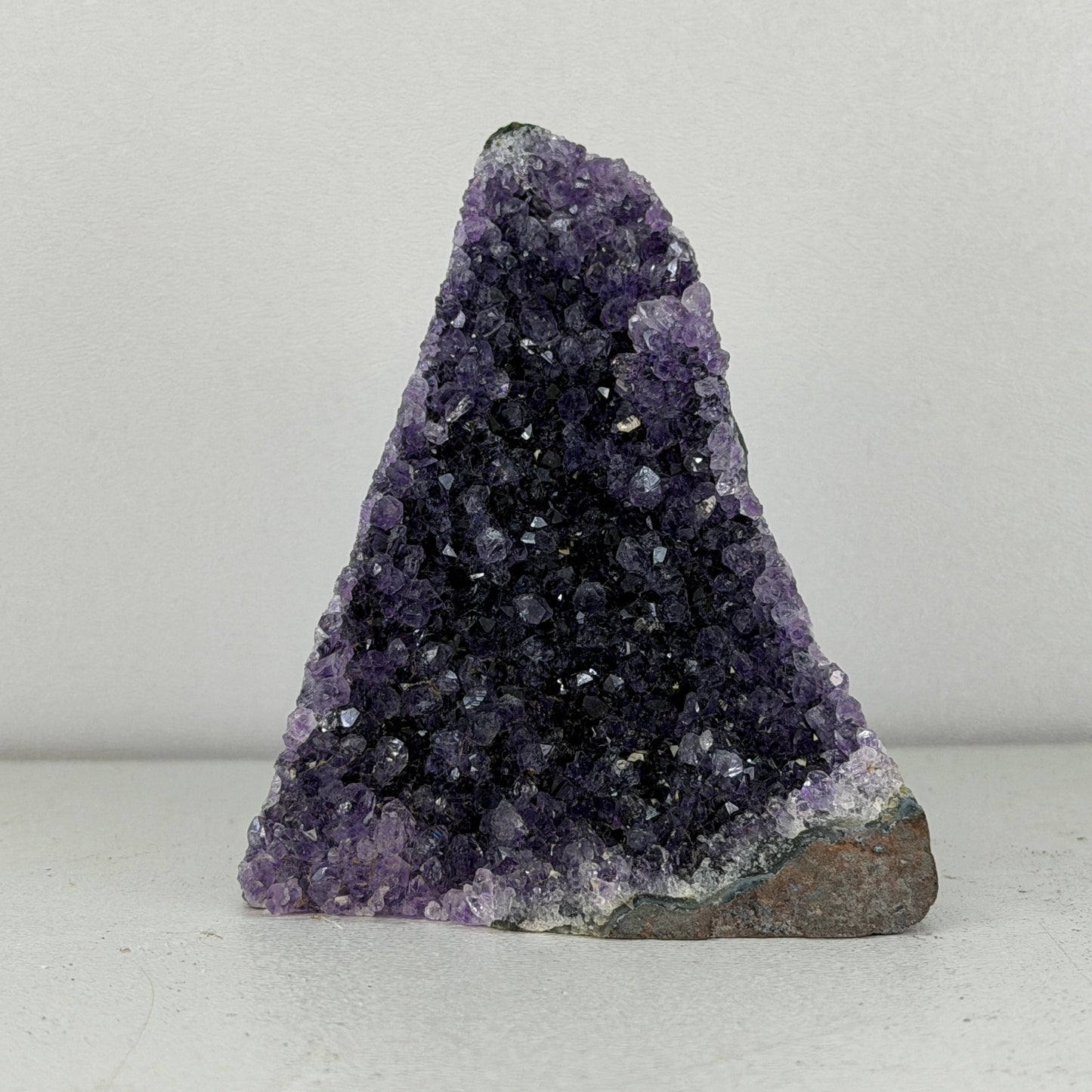 Kleine Natuurlijke Amethist Cut Base – Uruguay