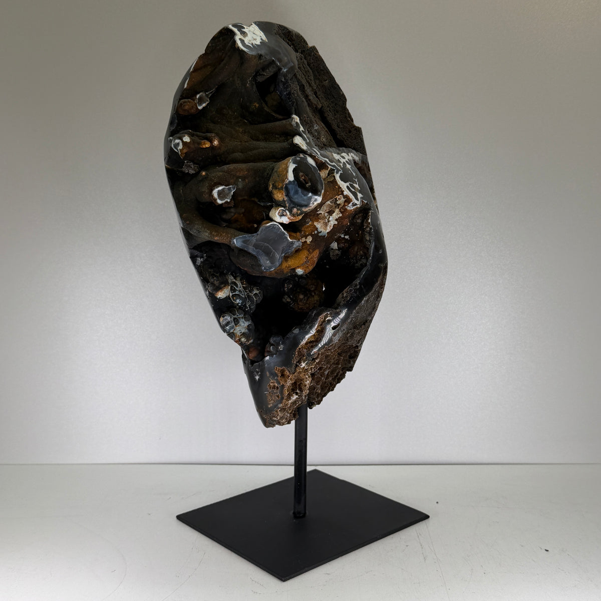 Natuurlijke Rotsagaat met Chalcedoon op Metalen Standaard – Brazilië #58