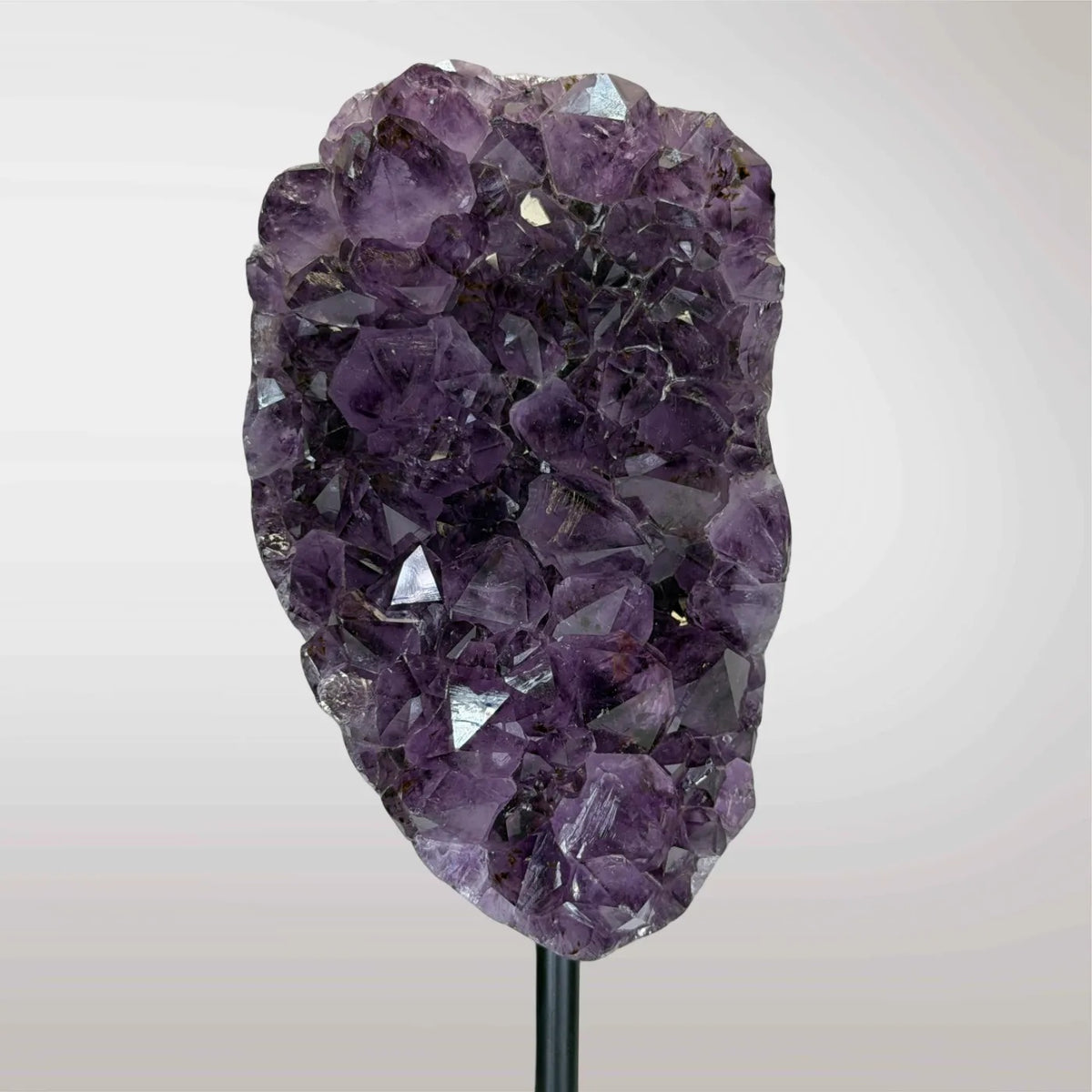 Améthyste sur pied - haute qualité - 31 cm - 2,7 kg